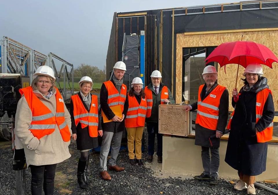 La construction de la crèche multi-accueil et du Relais Petite Enfance avance, à proximité de l’école du Roselin à Gouvix.