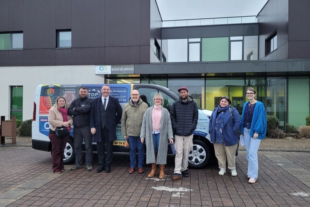 Remise officielle de clé d’un minibus à l’UFCV